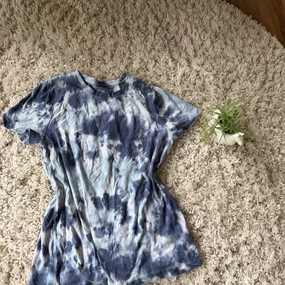Danskin athletic sporty the die cute Navy and White Short Sleeve Tee - Picture 2 of 5